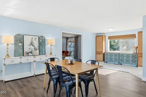 832 La Loma Drive Medford OR 97504