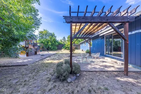 832 La Loma Drive Medford OR 97504