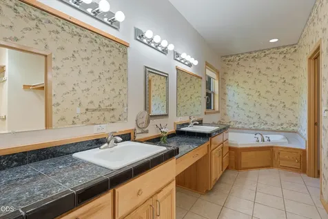 474 Tanager Drive Redmond OR 97756