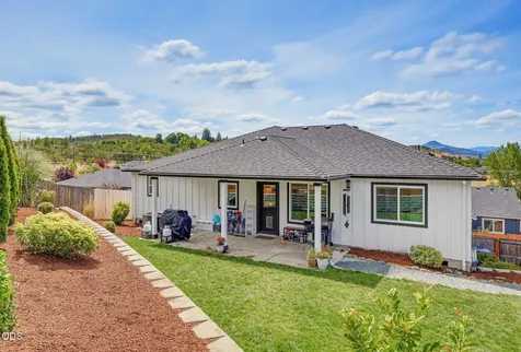 1031 Ruby Meadows Drive Eagle Point OR 97524