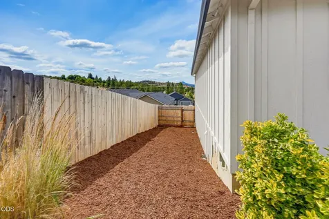 1031 Ruby Meadows Drive Eagle Point OR 97524