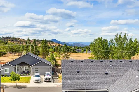 1031 Ruby Meadows Drive Eagle Point OR 97524