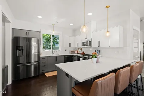 1142 N Haskell Street Central Point OR 97502