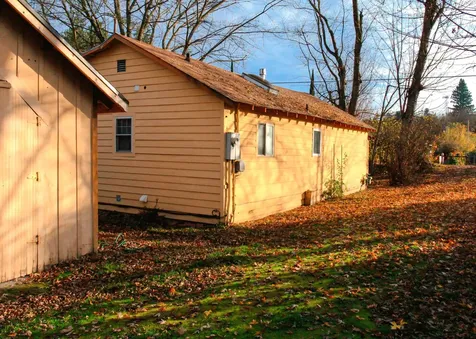 1975 Spring Street Medford OR 97504