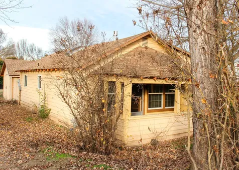 1975 Spring Street Medford OR 97504