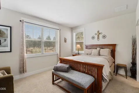 320 Split Rail Lane Redmond OR 97756
