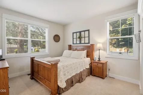 320 Split Rail Lane Redmond OR 97756