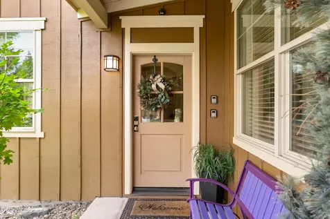 320 Split Rail Lane Redmond OR 97756
