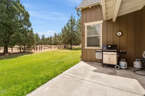 320 Split Rail Lane Redmond OR 97756