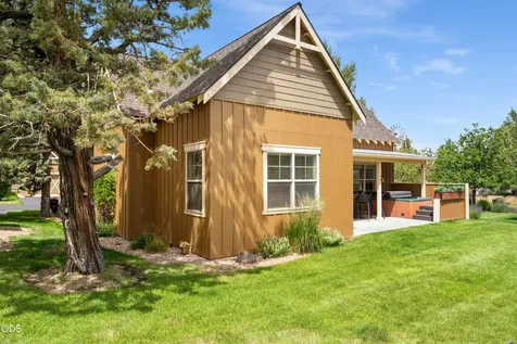 320 Split Rail Lane Redmond OR 97756