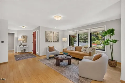 1056 Beswick Way Ashland OR 97520