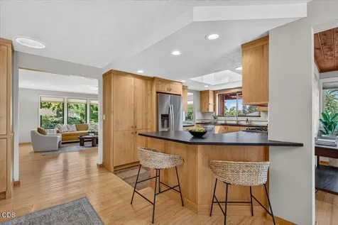 1056 Beswick Way Ashland OR 97520
