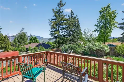 1056 Beswick Way Ashland OR 97520