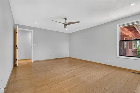 1056 Beswick Way Ashland OR 97520