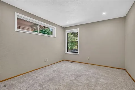 1056 Beswick Way Ashland OR 97520