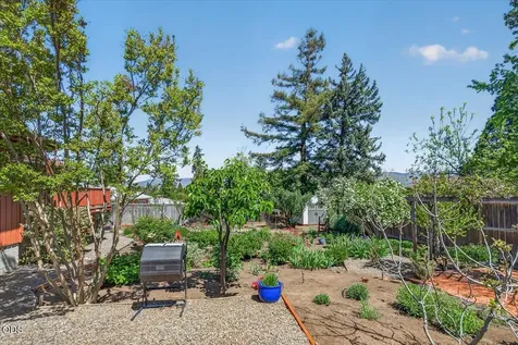 1056 Beswick Way Ashland OR 97520