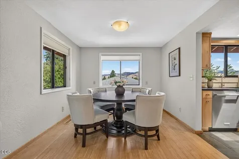 1056 Beswick Way Ashland OR 97520