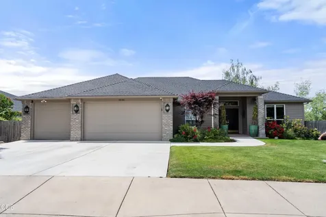 4680 Cloudcrest Drive Medford OR 97504