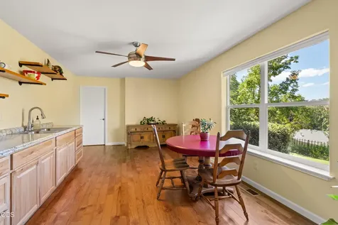 4680 Cloudcrest Drive Medford OR 97504