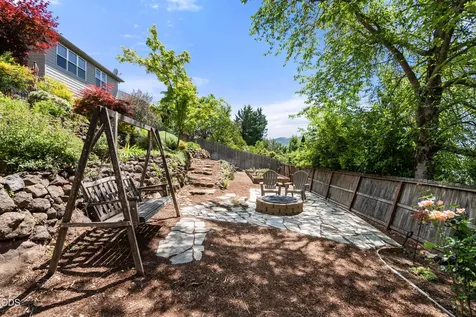 4680 Cloudcrest Drive Medford OR 97504