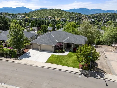 4680 Cloudcrest Drive Medford OR 97504