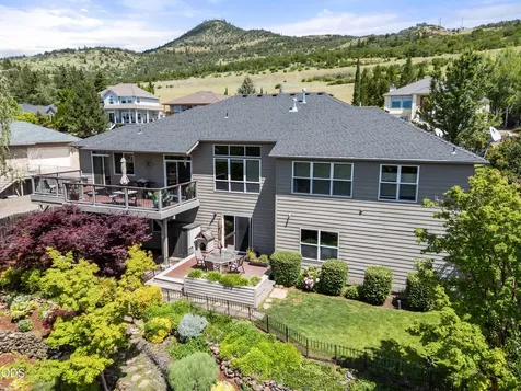 4680 Cloudcrest Drive Medford OR 97504