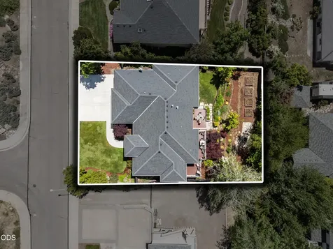 4680 Cloudcrest Drive Medford OR 97504