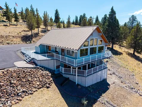 4252 SW Lakeview Culver OR 97734