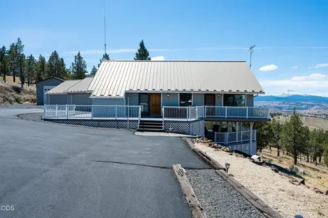 4252 SW Lakeview Culver OR 97734