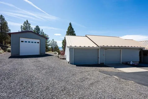 4252 SW Lakeview Culver OR 97734