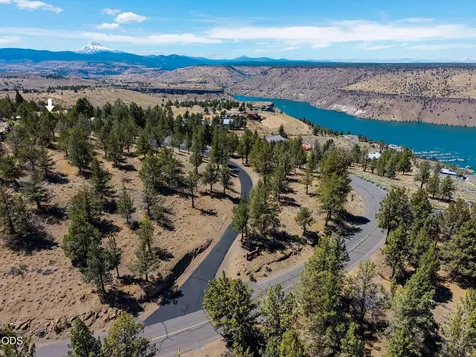 4252 SW Lakeview Culver OR 97734