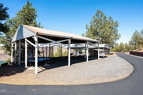 4252 SW Lakeview Culver OR 97734