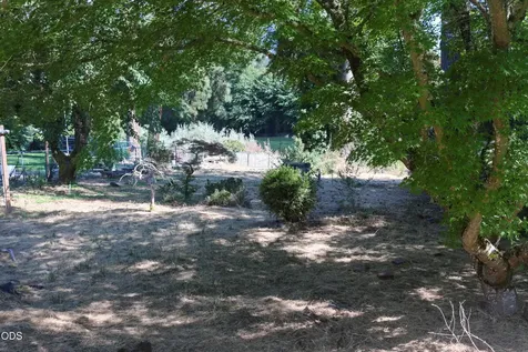 1455 SE Rogue Drive Grants Pass OR 97526