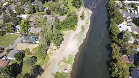 1455 SE Rogue Drive Grants Pass OR 97526