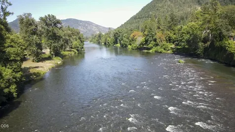 1455 SE Rogue Drive Grants Pass OR 97526