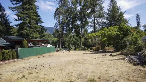 1455 SE Rogue Drive Grants Pass OR 97526