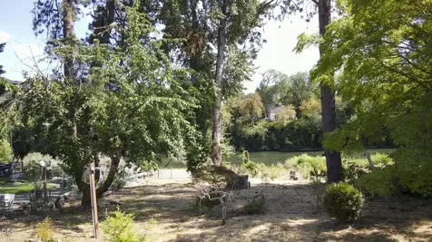 1455 SE Rogue Drive Grants Pass OR 97526