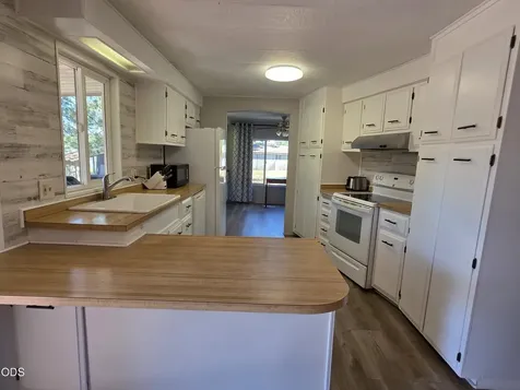 305 S Charley Avenue Chiloquin OR 97624