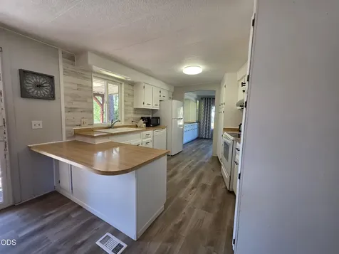 305 S Charley Avenue Chiloquin OR 97624