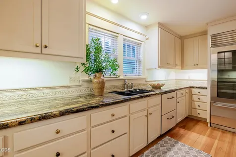 305 NW Columbia Street Bend OR 97703