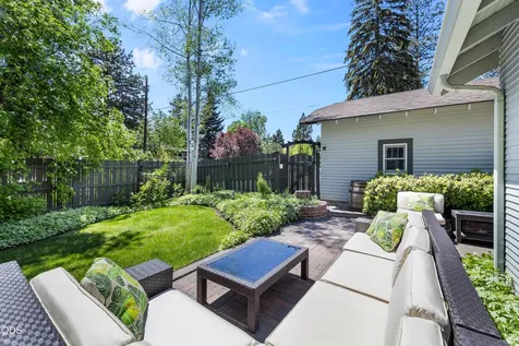305 NW Columbia Street Bend OR 97703