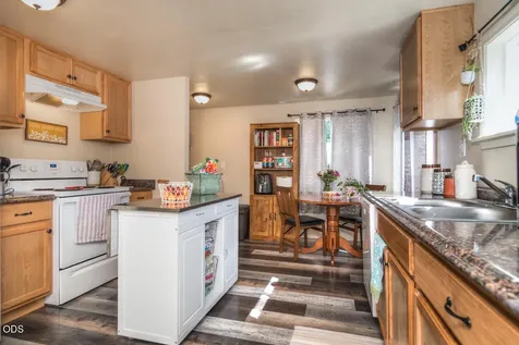 475 SE Douglas Street Bend OR 97702