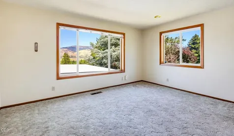1150 Hillview Drive Ashland OR 97520
