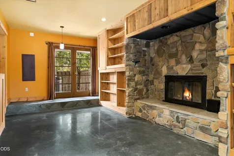 606 NE 9th Street Bend OR 97701