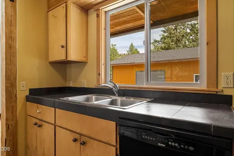 606 NE 9th Street Bend OR 97701