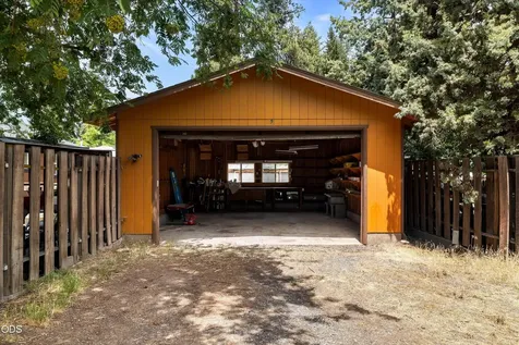 606 NE 9th Street Bend OR 97701