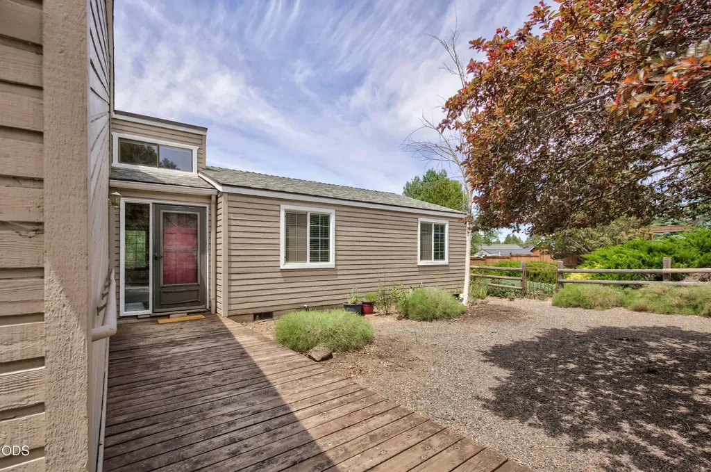 61145 Ladera Road Bend OR 97702