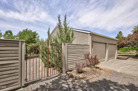 61145 Ladera Road Bend OR 97702