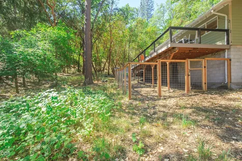 886 Palmer Road Ashland OR 97520