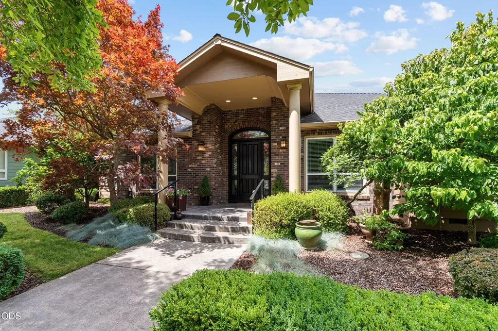 935 Sandoz Street Central Point OR 97502